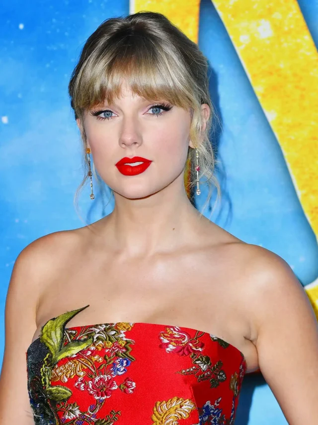 taylor-swift-s-moving-award-speech-dissects-her-three-writing-styles