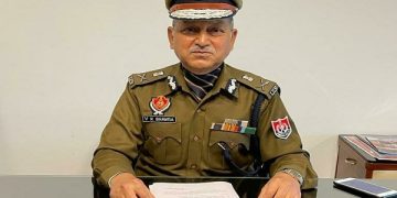 ਮੂਸੇਵਾਲਾ ਕਤਲ 'ਚ Intelligence input ਮਿਲਣ 'ਤੇ ਨਹੀਂ ਕੀਤੀ DGP Vk Bhawra ਨੇ ਕਾਰਵਾਈ , ਛੁੱਟੀ ਤੋਂ ਪਰਤ ਰਹੇ DGP ਭਵਰਾ ਨੂੰ ਨੋਟਿਸ ਜਾਰੀ