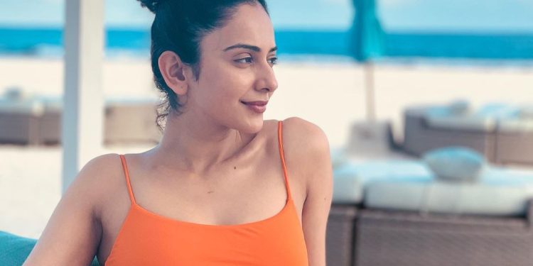 Photos : ਮਾਲਦੀਵ 'ਚ ਛੁੱਟੀਆਂ ਮਨਾ ਰਹੀ Rakul Preet Singh, ਵੇਖੋ ਐਕਟਰਸ ਦਾ ਗਲੈਮਰਸ ਅੰਦਾਜ਼