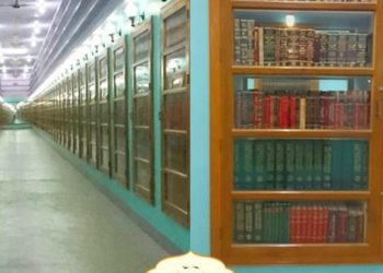 This library has more than 9 lakh books.