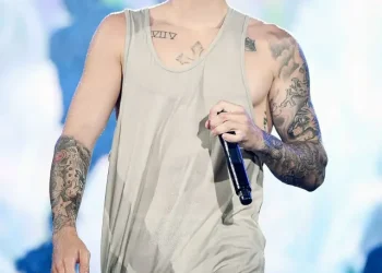 The-Truth-About-Justin-Bieber-And-Eminems-Beef-1-1