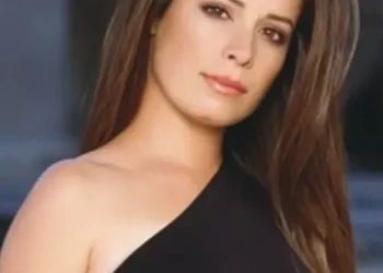 holly-marie-combs-pic