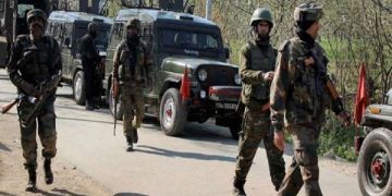 Target Killing In Jammu Kashmir: ਕਸ਼ਮੀਰੀ ਪੰਡਿਤ ਦੀ ਹੱਤਿਆ ਦੇ ਕੁਝ ਦਿਨਾਂ ਬਾਅਦ ਘਾਟੀ ਤੋਂ ਇੱਕ ਵਾਰ ਫਿਰ ਟਾਰਗੇਟ ਕਿਲਿੰਗ ਦੀ ਘਟਨਾ ਸਾਹਮਣੇ ਆਈ ਹੈ। ਜੰਮੂ-ਕਸ਼ਮੀਰ ਦੇ ਸ਼ੋਪੀਆਂ 'ਚ ਅੱਤਵਾਦੀਆਂ ਨੇ ਗ੍ਰੇਨੇਡ ਹਮਲੇ ਨਾਲ ਦੋ ਗੈਰ-ਕਸ਼ਮੀਰੀ ਮਜ਼ਦੂਰਾਂ ਦੀ ਹੱਤਿਆ ਕਰ ਦਿੱਤੀ।