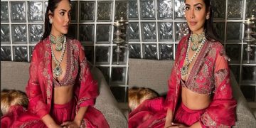 Esha Gupta Traditional Look