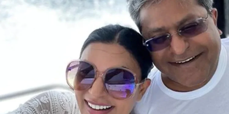 Sushmita Sen and Lalit Modi- ਆਈਪੀਐਲ ਦੇ ਸਾਬਕਾ ਚੇਅਰਮੈਨ ਲਲਿਤ ਮੋਦੀ ਨੇ ਐਕਟਰਸ ਸੁਸ਼ਮਿਤਾ ਸੇਨ ਨਾਲ ਪਿਆਰ ਦਾ ਐਲਾਨ ਕਰਕੇ ਪੂਰੀ ਦੁਨੀਆ ਨੂੰ ਹੈਰਾਨ ਕਰ ਦਿੱਤਾ। ਉਸ ਨੇ ਆਪਣੀਆਂ ਤਸਵੀਰਾਂ ਸ਼ੇਅਰ ਕਰਕੇ ਐਕਟਰਸ ਨਾਲ ਆਪਣੇ ਰਿਸ਼ਤੇ ਦਾ ਐਲਾਨ ਕੀਤਾ। ਹਾਲਾਂਕਿ ਬਾਅਦ 'ਚ ਐਕਟਰਸ ਨੇ ਖੁਦ ਇਸ ਖ਼ਬਰ ਨੂੰ ਝੂਠਾ ਕਿਹਾ।