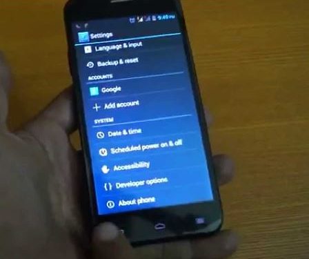 Android ਯੂਜ਼ਰਸ Settings app 'ਤੇ ਕਲਿੱਕ ਕਰੋ। ਹੇਠਾਂ ਸਕ੍ਰੋਲ ਕਰੋ ਅਤੇ Personal 'ਤੇ ਕਲਿੱਕ ਕਰੋ। privacy and Safety 'ਤੇ ਕਲਿੱਕ ਕਰੋ। App permissions ਵਿਕਲਪ ਨੂੰ ਖੋਲ੍ਹੋ। ਮਾਈਕ੍ਰੋਫੋਨ 'ਤੇ ਜਾਓ ਅਤੇ ਫੇਸਬੁੱਕ ਖੋਜੋ। ਫੇਸਬੁੱਕ 'ਤੇ ਜਾਓ ਅਤੇ ਮਾਈਕ੍ਰੋਫੋਨ ਓਪਸ਼ਨ 'ਤੇ ਕਲਿੱਕ ਕਰੋ ਅਤੇ ਇਸ ਨੂੰ ਬੰਦ ਕਰੋ।