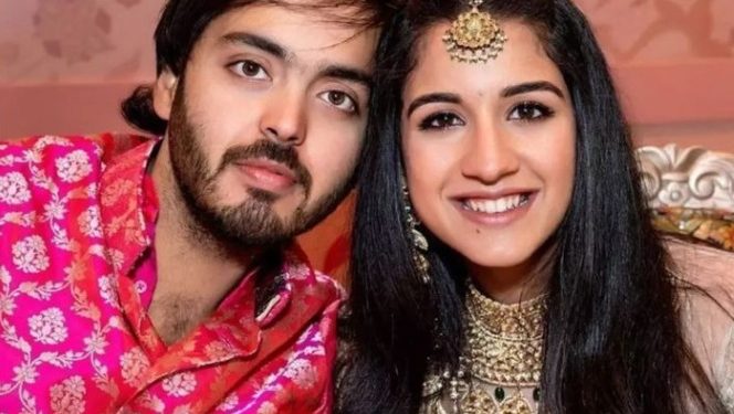 Anant Ambani ਦੀ ਹੋਣ ਵਾਲੀ ਪਤਨੀ Radhika Merchant ਸੁਰਖੀਆਂ 'ਚ ਹੈ। ਅਸੀਂ ਤੁਹਾਡੇ ਲਈ ਅੰਬਾਨੀ ਪਰਿਵਾਰ ਦੀ 'ਛੋਟੀ ਬਹੂ' ਨਾਲ ਜੁੜੇ ਕੁਝ ਦਿਲਚਸਪ ਤੱਥ ਲੈ ਕੇ ਆਏ ਹਾਂ।