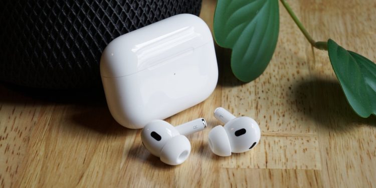 ਐਪਲ ਨੇ Apple AirPods Pro (2nd Gen) ਦਾ ਲਿਮਟਿਡ ਐਡੀਸ਼ਨ ਲਾਂਚ ਕੀਤਾ ਹੈ। ਇਹ ਐਪਲ ਔਨਲਾਈਨ ਸਟੋਰ ਤੇ ਚੀਨ, ਤਾਈਵਾਨ, ਹਾਂਗਕਾਂਗ ਤੇ ਮਕਾਊ 'ਚ ਰਿਟੇਲ ਸਟੋਰਾਂ ਰਾਹੀਂ ਉਪਲਬਧ ਹੋਵੇਗਾ।