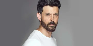 Hrithik Roshan Unknown Facts: ਬਾਲੀਵੁੱਡ ਦੇ ਗ੍ਰੀਕ ਗੌਡ ਕਹੇ ਜਾਣ ਵਾਲੇ ਐਕਟਰ ਰਿਤਿਕ ਰੋਸ਼ਨ ਆਪਣੇ ਅੰਦਾਜ਼ ਨਾਲ ਲੋਕਾਂ ਨੂੰ ਦੀਵਾਨਾ ਬਣਾ ਦਿੰਦੇ ਹਨ। ਰਿਤਿਕ ਰੋਸ਼ਨ ਅੱਜ ਜਿਸ ਸ਼ਾਨਦਾਰ ਲਾਈਫ ਸਟਾਈਲ ਦਾ ਮਾਲਕ ਹੈ, ਉਸ ਨੇ ਆਪਣਾ ਬਚਪਨ ਆਰਥਿਕ ਤੰਗੀ 'ਚ ਗੁਜ਼ਾਰਿਆ, ਪਿਤਾ ਰਾਕੇਸ਼ ਰੋਸ਼ਨ ਕੋਲ ਘਰ ਦਾ ਕਿਰਾਇਆ ਦੇਣ ਲਈ ਪੈਸੇ ਨਹੀਂ ਸਨ।