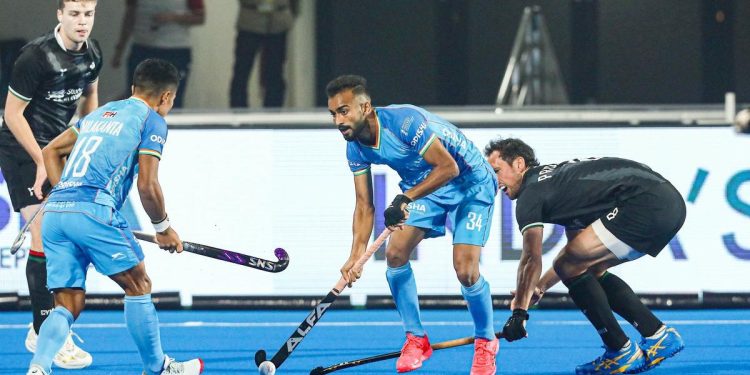 IND vs NZ Hockey Match: ਓਡੀਸ਼ਾ 'ਚ ਚੱਲ ਰਹੇ 15ਵੇਂ ਹਾਕੀ ਵਿਸ਼ਵ ਕੱਪ ਵਿੱਚ ਭਾਰਤੀ ਹਾਕੀ ਟੀਮ ਹੁਣ ਆਪਣਾ ਅਗਲਾ ਮੈਚ ਨਿਊਜ਼ੀਲੈਂਡ ਵਿਰੁੱਧ ਖੇਡੇਗੀ। ਇਹ ਕਰਾਸਓਵਰ ਮੈਚ ਹੋਵੇਗਾ।