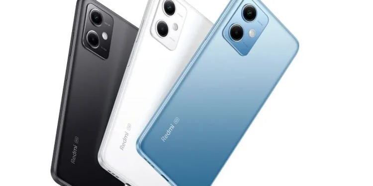 Redmi Note 12 5G 'ਚ ਤਿੰਨ ਰੀਅਰ ਕੈਮਰੇ ਹਨ, ਜਿਸ 'ਚ ਪ੍ਰਾਇਮਰੀ ਲੈਂਸ ਇੱਕ 48-ਮੈਗਾਪਿਕਸਲ ਕੈਮਰਾ ਹੈ। ਦੂਜਾ ਲੈਂਸ 8 ਮੈਗਾਪਿਕਸਲ ਦਾ ਹੈ ਅਤੇ ਤੀਜਾ ਲੈਂਸ 2 ਮੈਗਾਪਿਕਸਲ ਦਾ ਹੈ। ਫੋਨ ਦੇ ਨਾਲ 13 ਮੈਗਾਪਿਕਸਲ ਦਾ ਫਰੰਟ ਕੈਮਰਾ ਹੈ।