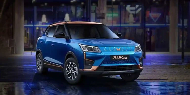 ਮਹਿੰਦਰਾ XUV400 ਨੂੰ ਪਾਵਰ ਕਰਨਾ ਇੱਕ AC - ਸਿੰਕ੍ਰੋਨਸ ਮੋਟਰ ਹੈ ਜੋ 5,500 rpm 'ਤੇ 110 kW (147.5 hp) ਦੀ ਵੱਧ ਤੋਂ ਵੱਧ ਪਾਵਰ ਅਤੇ 310 Nm ਪੀਕ ਟਾਰਕ ਪੈਦਾ ਕਰਦੀ ਹੈ। 30 ਮਿੰਟ ਦੀ ਪੀਕ ਪਾਵਰ ਦੇ ਮਾਮਲੇ ਵਿੱਚ, XUV400 ਨੂੰ 4,000 rpm 'ਤੇ 60 kW (80 hp) ਦਾ ਦਰਜਾ ਦਿੱਤਾ ਗਿਆ ਹੈ।