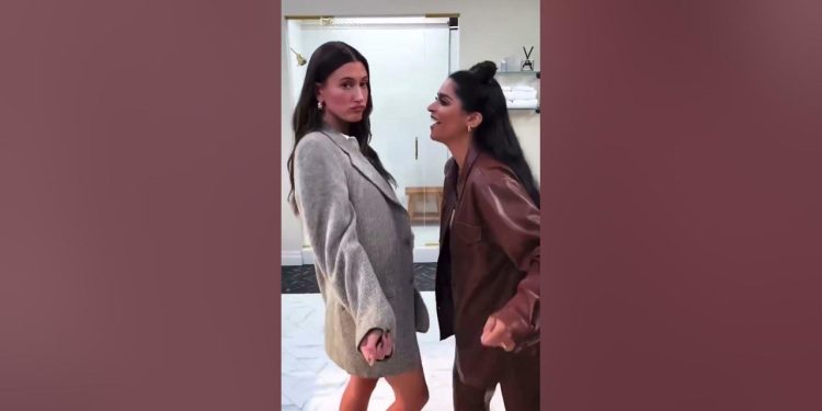 Lilly Singh Dance Video With Hailey Bieber: ਭਾਰਤੀ ਮੂਲ ਦੀ ਮਸ਼ਹੂਰ ਕੈਨੇਡੀਅਨ ਯੂਟਿਊਬਰ ਲਿਲੀ ਸਿੰਘ ਨੇ ਜਸਟਿਨ ਬੀਬਰ ਦੀ ਪਤਨੀ ਹੈਲੀ ਬੀਬਰ ਦੇ ਇੱਕ ਬਾਲੀਵੁੱਡ ਗਾਣੇ 'ਤੇ ਡਾਂਸ ਕਰਦੇ ਹੋਏ ਵੀਡੀਓ ਸ਼ੇਅਰ ਕੀਤਾ ਹੈ, ਜਿਸ ਨੂੰ ਫੈਨਸ ਖੂਬ ਪਸੰਦ ਕਰ ਰਹੇ ਹਨ।