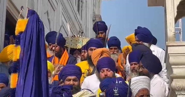 ਸਿੰਘ ਸਾਹਿਬ ਅਕਾਲੀ ਬਾਬਾ ਫੂਲਾ ਸਿੰਘ ਨਿਹੰਗ ਵੱਲੋਂ ਲੜੀ ਗਈ ਆਖਰੀ ਲੜਾਈ ਨੌਸ਼ਹਿਰੇ ਦੀ ਸੀ।ਇਸ ਲੜਾਈ ਵਿਚ ਜਿੱਤ ਦਾ ਝੰਡਾ ਲਹਿਰਾਉਂਦਿਆਂ ਆਪ 14 ਮਾਰਚ 1823 ਨੂੰ ਸ਼ਹੀਦ ਹੋ ਗਏ।ਇਹ ਲੜਾਈ ਵੀ ਬਾਕੀ ਲੜਾਈਆਂ ਦੀ ਤਰ੍ਹਾਂ ਆਪ ਦੀ ਸੂਰਬੀਰਤਾ ਕਰਕੇ ਜਿੱਤੀ ਜਾ ਸਕੀ ਸੀ।