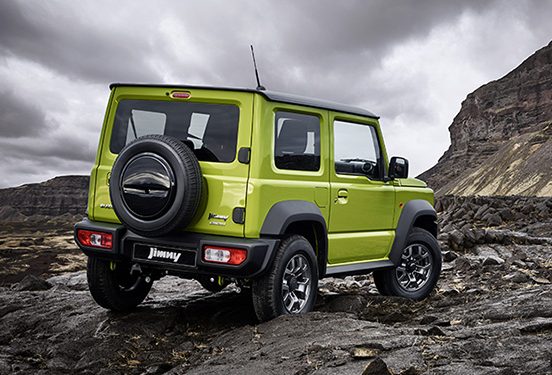 Maruti Jimny ਦਾ ਫਾਈਵ ਡੋਰ ਵਰਜਨ ਪਿਛਲੇ ਆਟੋ ਐਕਸਪੋ ਦੌਰਾਨ ਕੰਪਨੀ ਵਲੋਂ ਪੇਸ਼ ਕੀਤਾ ਗਿਆ ਸੀ। ਇਸ ਦੀ ਬੁਕਿੰਗ ਸ਼ੁਰੂ ਹੋ ਗਈ ਹੈ ਤੇ ਗਾਹਕਾਂ ਵੱਲੋਂ ਇਸ ਨੂੰ ਚੰਗਾ ਹੁੰਗਾਰਾ ਮਿਲ ਰਿਹਾ ਹੈ। ਹੁਣ ਤੱਕ SUV ਨੂੰ ਲਗਪਗ 22,000 ਯੂਨਿਟਸ ਲਈ ਬੁਕਿੰਗ ਮਿਲ ਗਈ ਹੈ।