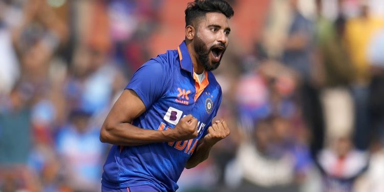 Mohammed Siraj 29th B’Day: ਭਾਰਤੀ ਤੇਜ਼ ਗੇਂਦਬਾਜ਼ ਮੁਹੰਮਦ ਸਿਰਾਜ ਅੱਜ ਆਪਣਾ 29ਵਾਂ ਜਨਮਦਿਨ ਮਨਾ ਰਹੇ ਹਨ। ਗੇਂਦਬਾਜ਼ ਦੇ ਜਨਮਦਿਨ ਦੇ ਮੌਕੇ 'ਤੇ ਆਰਸੀਬੀ ਨੇ ਤੇਜ਼ ਗੇਂਦਬਾਜ਼ ਨੂੰ ਵਧਾਈ ਦਿੱਤੀ ਹੈ।