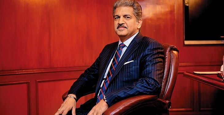 Happy Birthday Anand Mahindra: ਦੇਸ਼ 'ਚ ਸ਼ਾਇਦ ਹੀ ਕੋਈ ਅਜਿਹਾ ਹੋਵੇਗਾ ਜੋ ਆਨੰਦ ਮਹਿੰਦਰਾ ਨੂੰ ਨਹੀਂ ਜਾਣਦਾ ਹੋਵੇਗਾ। 01 ਮਈ ਨੂੰ ਉਨ੍ਹਾਂ ਦਾ ਜਨਮ ਦਿਨ ਹੈ। ਉਹ ਸੋਸ਼ਲ ਮੀਡੀਆ 'ਤੇ ਬਹੁਤ ਸਰਗਰਮ ਰਹਿਣ ਲਈ ਜਾਣਿਆ ਜਾਂਦਾ ਹੈ, ਅਤੇ ਹਰ ਰੋਜ਼ ਕੁਝ ਨਾ ਕੁਝ ਹੈਰਾਨੀਜਨਕ ਸ਼ੇਅਰ ਕਰਦਾ ਰਹਿੰਦਾ ਹੈ।