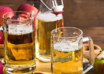 Glasses-hard-apple-cider