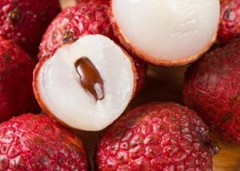Fresh-Organic-Red-Lychee-Fruit