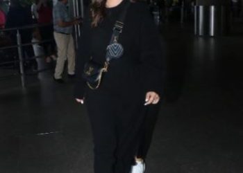 cropped-Parineeti-Chopra-at-Airport-13.jpg