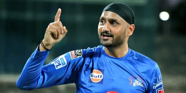 Happy Birthday Harbhajan Singh: ਹਰਭਜਨ ਸਿੰਘ ਇੱਕ ਸਪਿਨਰ ਜਿਸ ਨੇ ਆਪਣੀ ਸਪਿਨ ਗੇਂਦਬਾਜ਼ੀ ਨਾਲ ਵੱਡੇ ਬੱਲੇਬਾਜ਼ਾਂ ਦੀ ਧੂੜ ਚੱਟ ਦਿੱਤੀ। ਇੱਕ ਅਜਿਹਾ ਸਪਿਨਰ ਜਿਸ ਨੇ ਆਸਟ੍ਰੇਲੀਆ ਵਰਗੀਆਂ ਟੀਮਾਂ ਨੂੰ ਵੀ ਆਪਣੇ ਉਤਸ਼ਾਹ ਨਾਲ ਪ੍ਰਭਾਵਿਤ ਕੀਤਾ। ਟੀਮ ਇੰਡੀਆ ਦੇ ਟਰਮੀਨੇਟਰ ਹਰਭਜਨ ਸਿੰਘ ਦਾ 3 ਜੁਲਾਈ ਨੂੰ ਜਨਮਦਿਨ ਹੈ।