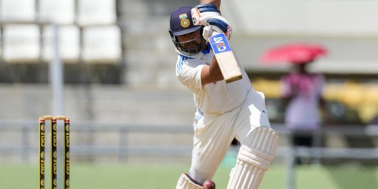 Rohit Sharma Record in IND vs WI Test: ਟੀਮ ਇੰਡੀਆ ਦੇ ਕਪਤਾਨ 'ਹਿਟਮੈਨ' ਰੋਹਿਤ ਸ਼ਰਮਾ ਨੇ ਵੈਸਟਇੰਡੀਜ਼ ਖਿਲਾਫ ਡੋਮਿਨਿਕਾ 'ਚ ਖੇਡੇ ਗਏ ਪਹਿਲੇ ਟੈਸਟ ਮੈਚ 'ਚ ਸੈਂਕੜਾ ਲਗਾ ਕੇ ਇਤਿਹਾਸ ਰਚ ਦਿੱਤਾ ਤੇ ਨਾਲ ਹੀ ਇੱਕ ਵੱਡਾ ਰਿਕਾਰਡ ਵੀ ਬਣਾ ਲਿਆ ਹੈ।