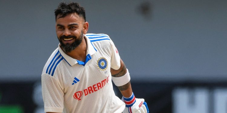 Virat Kohli Century: ਭਾਰਤ ਅਤੇ ਵੈਸਟਇੰਡੀਜ਼ ਵਿਚਾਲੇ ਟੈਸਟ ਸੀਰੀਜ਼ ਦਾ ਦੂਜਾ ਅਤੇ ਆਖਰੀ ਮੈਚ ਤ੍ਰਿਨੀਦਾਦ ਦੇ ਪੋਰਟ ਆਫ ਸਪੇਨ ਦੇ ਕਵੀਂਸ ਪਾਰਕ ਓਵਲ ਮੈਦਾਨ 'ਤੇ ਖੇਡਿਆ ਜਾ ਰਿਹਾ ਹੈ। ਇਸ ਮੈਚ 'ਚ ਵਿੰਡੀਜ਼ ਦੇ ਕਪਤਾਨ ਕ੍ਰੇਗ ਬ੍ਰੈਥਵੇਟ ਨੇ ਟਾਸ ਜਿੱਤ ਕੇ ਭਾਰਤ ਨੂੰ ਪਹਿਲਾਂ ਬੱਲੇਬਾਜ਼ੀ ਕਰਨ ਦਾ ਸੱਦਾ ਦਿੱਤਾ।