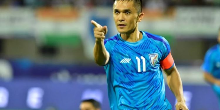 Happy Birthday Sunil Chhetri: ਭਾਰਤੀ ਫੁੱਟਬਾਲ ਟੀਮ ਦੇ ਕਪਤਾਨ ਸੁਨੀਲ ਛੇਤਰੀ 3 ਅਗਸਤ ਨੂੰ ਆਪਣਾ 39ਵਾਂ ਜਨਮਦਿਨ ਮਨਾ ਰਹੇ ਹਨ। ਲਗਪਗ ਦੋ ਦਹਾਕਿਆਂ ਤੋਂ ਭਾਰਤੀ ਫੁਟਬਾਲ ਵਿੱਚ ਇੱਕ ਦਮਦਾਰ ਖਿਡਾਰੀ ਵਜੋਂ ਆਪਣੀ ਛਾਪ ਛੱਡਣ ਵਾਲੇ ਸੁਨੀਲ ਖਿਡਾਰੀਆਂ ਦੀ ਇੱਕ ਪੀੜ੍ਹੀ ਲਈ ਪ੍ਰੇਰਣਾ ਦੇ ਰੂਪ ਵਿੱਚ ਕੰਮ ਕਰਦੇ ਹਨ।