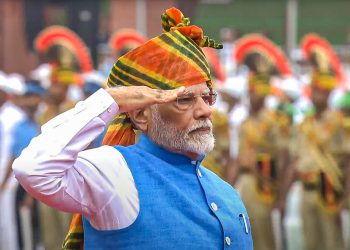 **EDS: SCREENGRAB VIA @narendramodi** New Delhi: Prime Minister Narendra Modi receives a Guard of Honour on 78th Independence Day at the Red Fort, in New Delhi, Thursday, Aug. 15, 2024. (PTI Photo) (PTI08_15_2024_000007B)